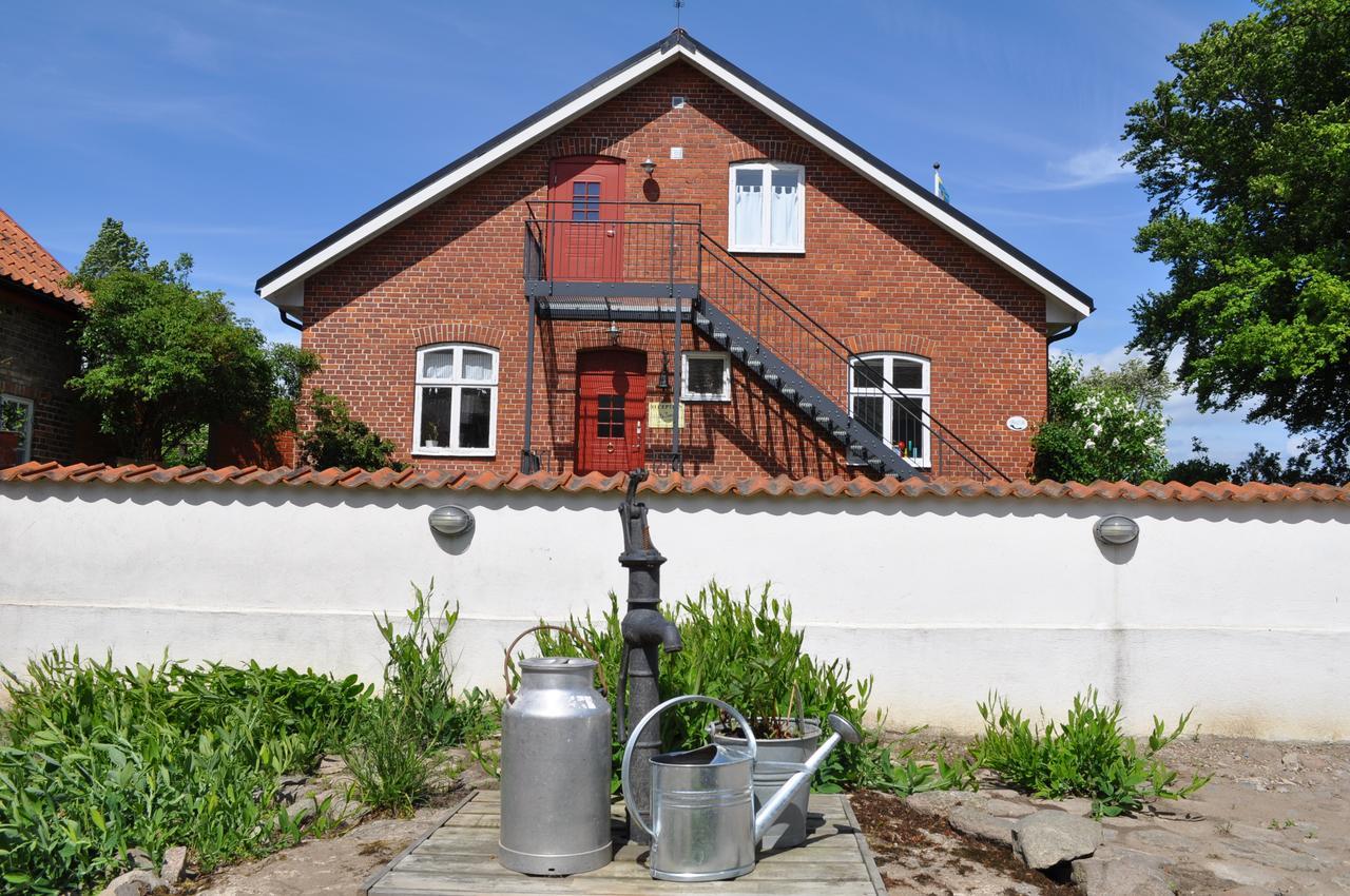 Villa Sandby B&B Borrby Екстериор снимка
